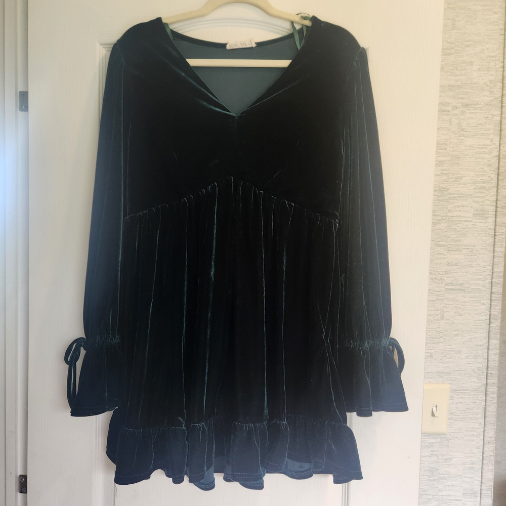 New Im Elegant Velvet Green Tunic Top Size L Euc